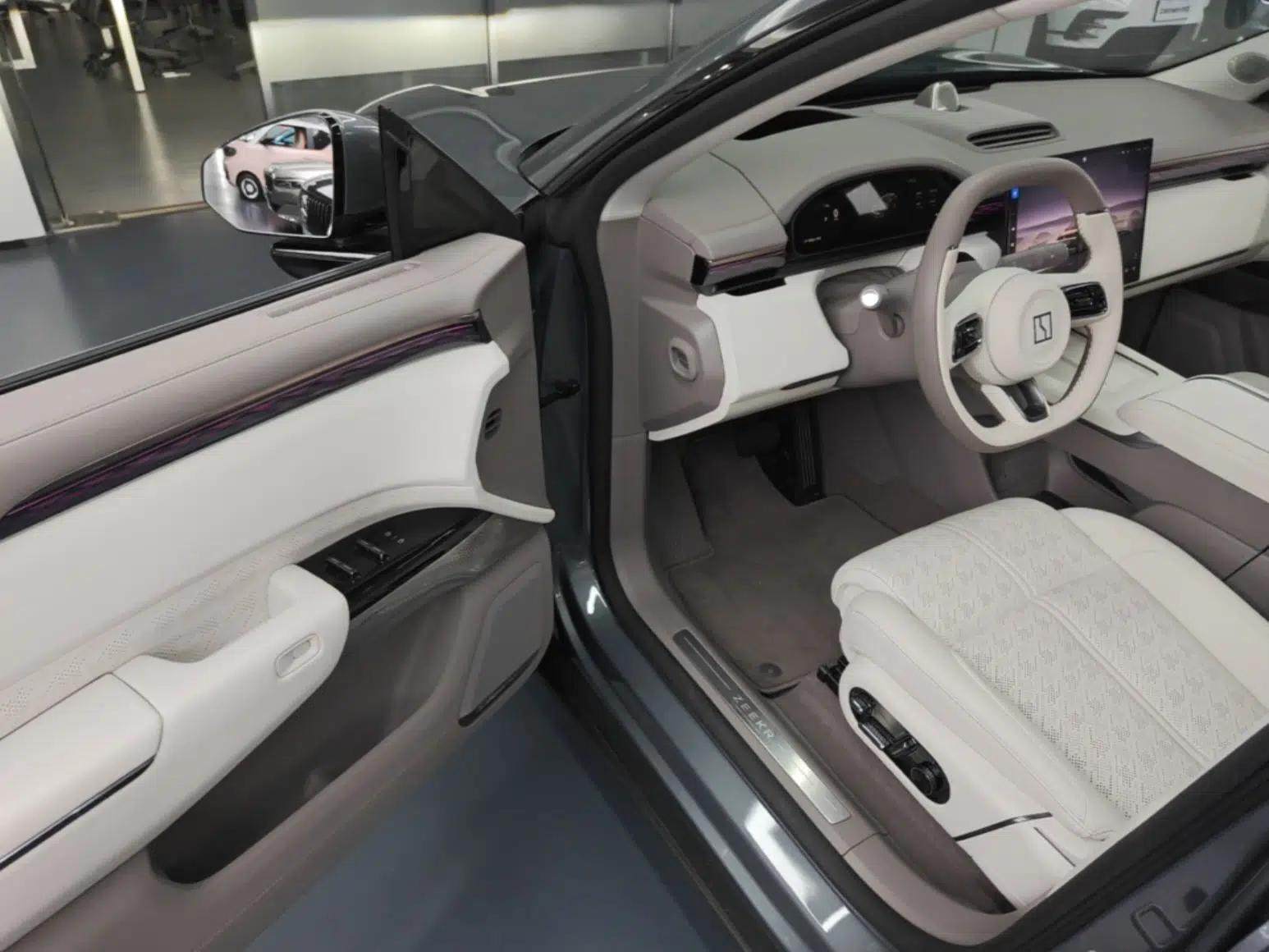 Zeekr 7X 2025 75 kWh Rear-Wheel Drive Intelligent Driving Version — миниатюра 23