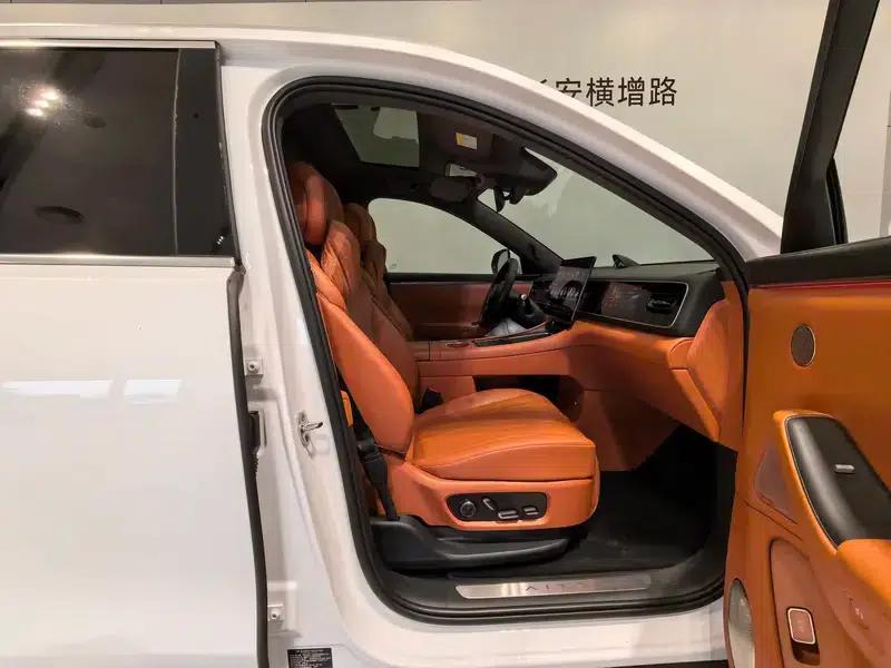Wenjie M7 2026 Extended Range Ultra 6-Seat 4WD (192-line LiDAR) — миниатюра 8