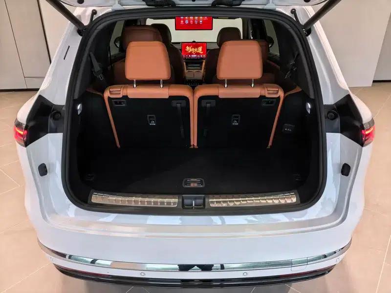 Wenjie M7 2026 Extended Range Ultra 6-Seat 4WD (192-line LiDAR) — миниатюра 9
