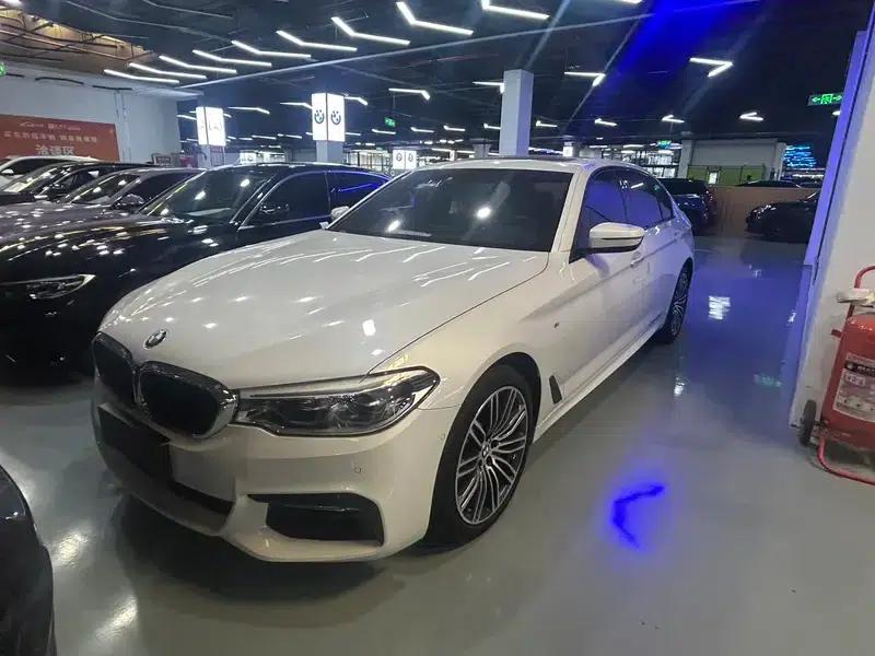 2018 BMW 5 Series 530Li Leading Edition M Sport Package — миниатюра 1