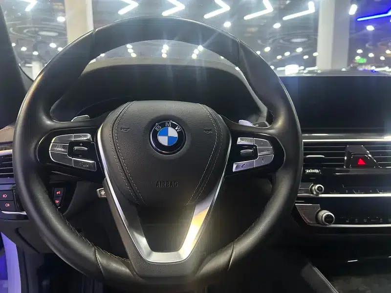 2018 BMW 5 Series 530Li Leading Edition M Sport Package — миниатюра 10