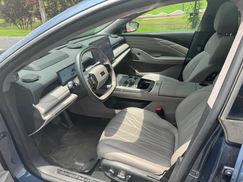 Geely Galaxy 8 2025 130km EM-P Starship Edition — миниатюра 34