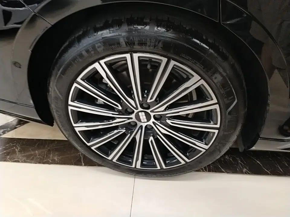Geely Galaxy 8 2025 130km EM-P Starship Edition — миниатюра 11
