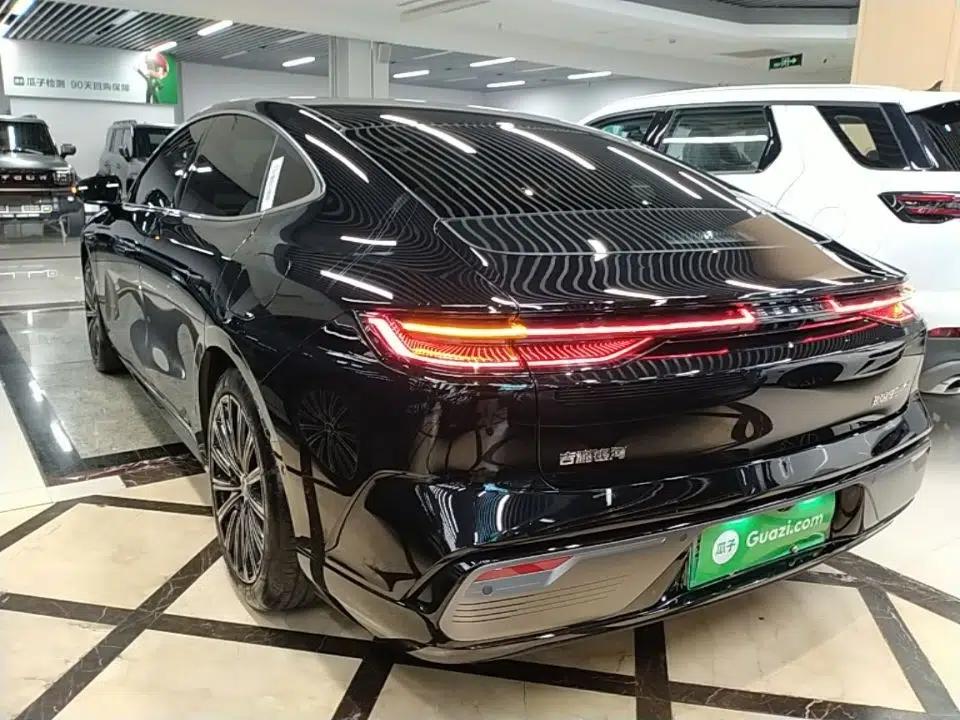Geely Galaxy 8 2025 130km EM-P Starship Edition — миниатюра 13