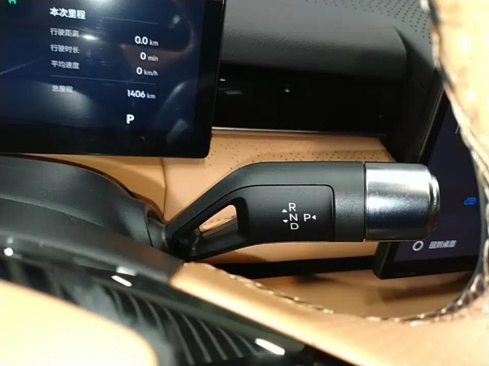 Geely Galaxy 8 2025 130km EM-P Starship Edition — миниатюра 21