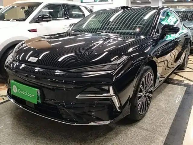 Geely Galaxy 8 2025 130km EM-P Starship Edition