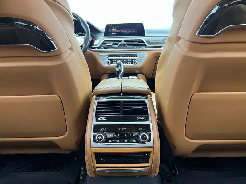 2016 BMW 7 Series 730Li Luxury — миниатюра 10