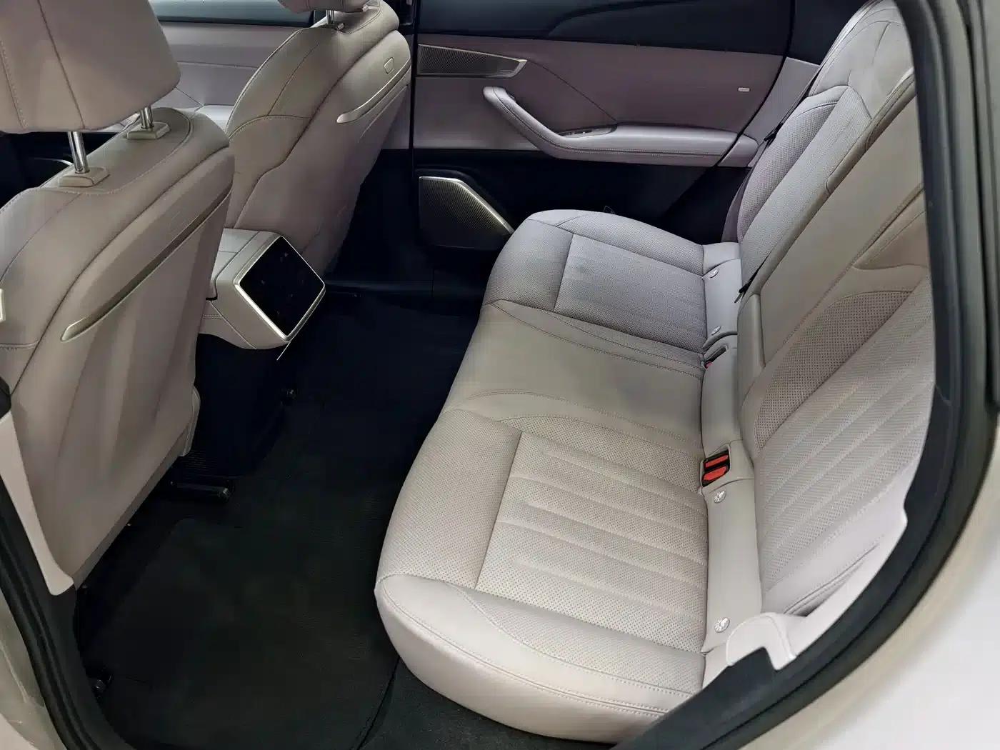 L60 2025 Model 60kWh Four-Wheel Drive — миниатюра 9