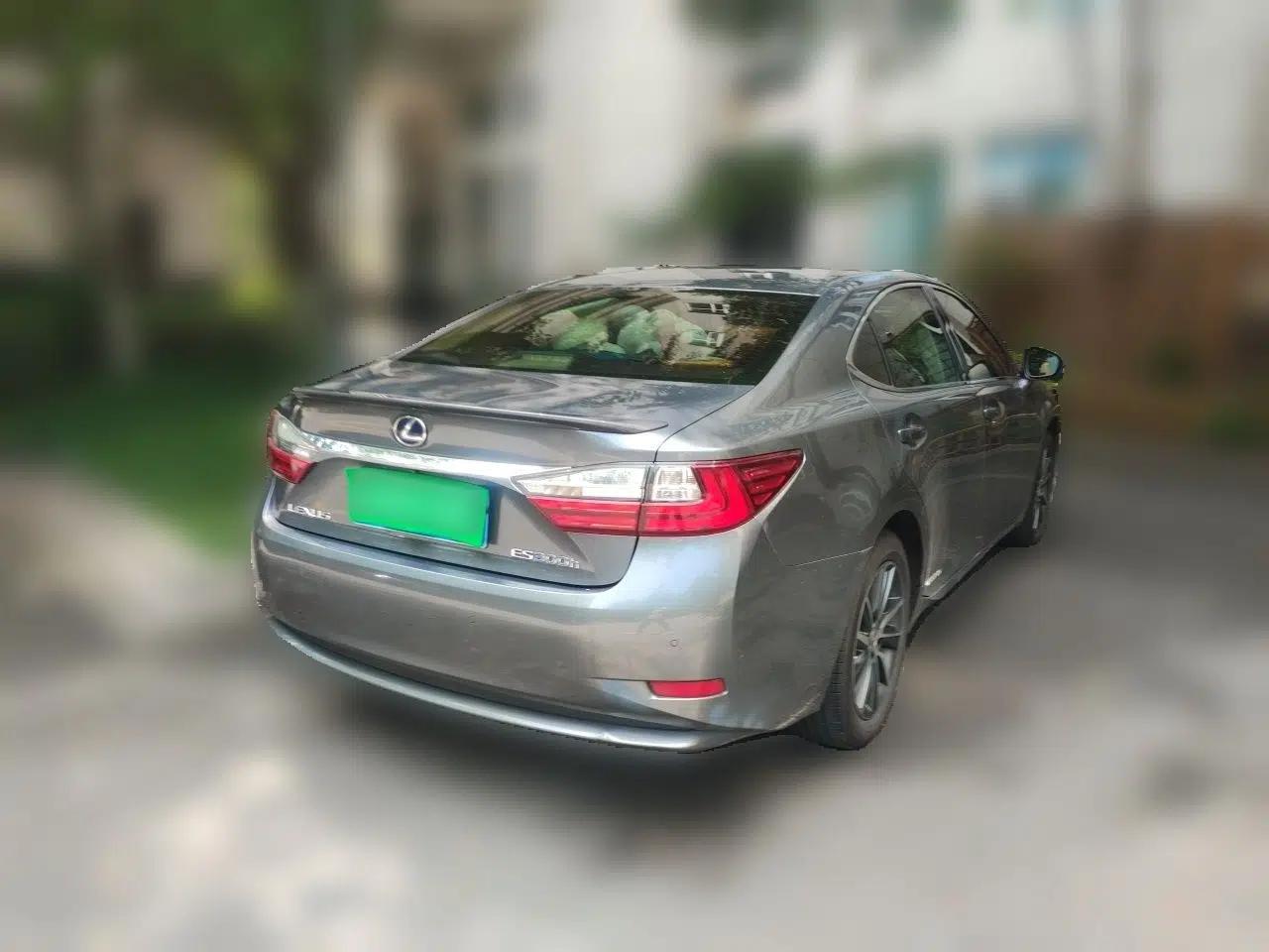 Lexus ES 2015 300h Comfort Edition — миниатюра 4