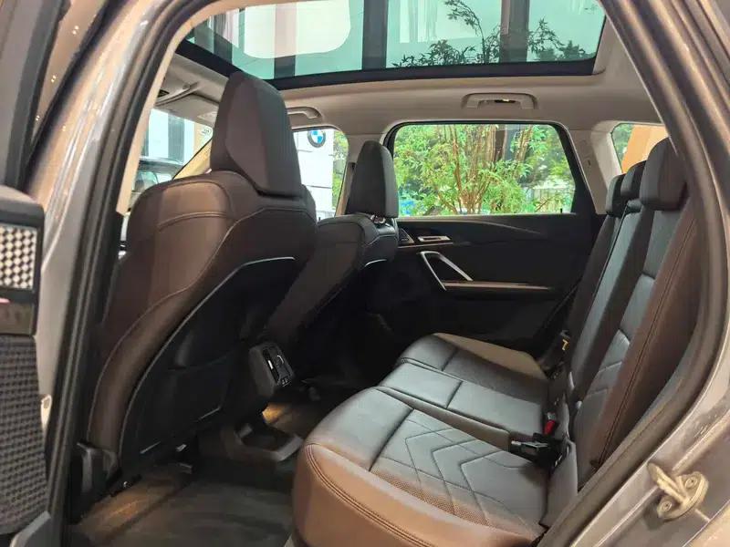 BMW iX1 2023 xDrive30L X Design Package — миниатюра 9