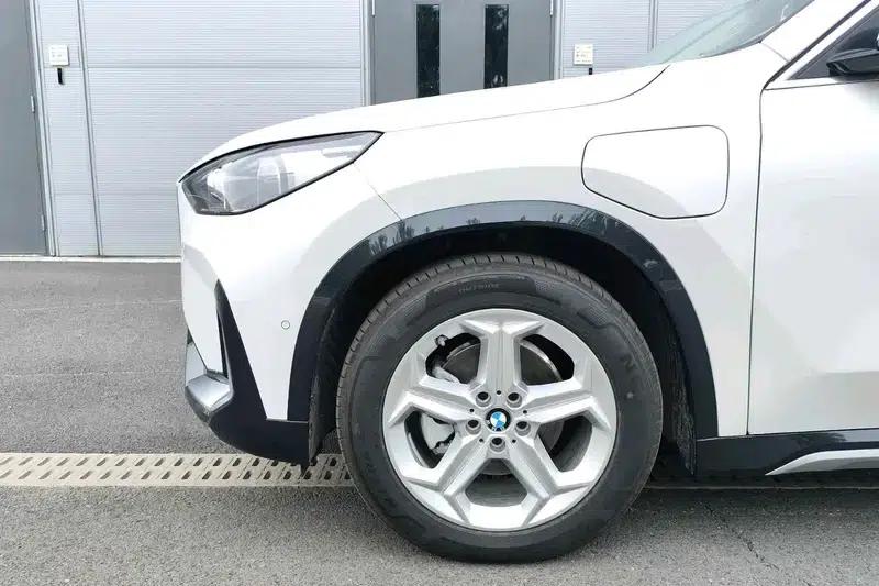 BMW iX1 2026 eDrive25L X Design Package (production discontinued in May 2026) — миниатюра 6