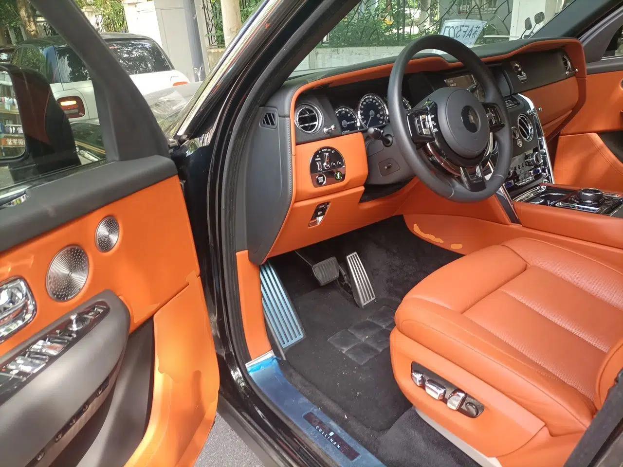 Rolls-Royce Cullinan 2020 Black Badge model — миниатюра 16