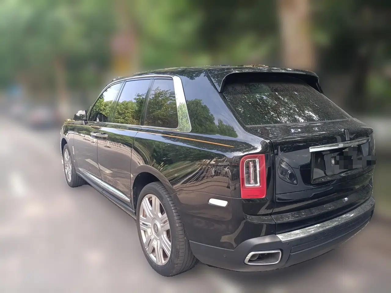 Rolls-Royce Cullinan 2020 Black Badge model — миниатюра 4