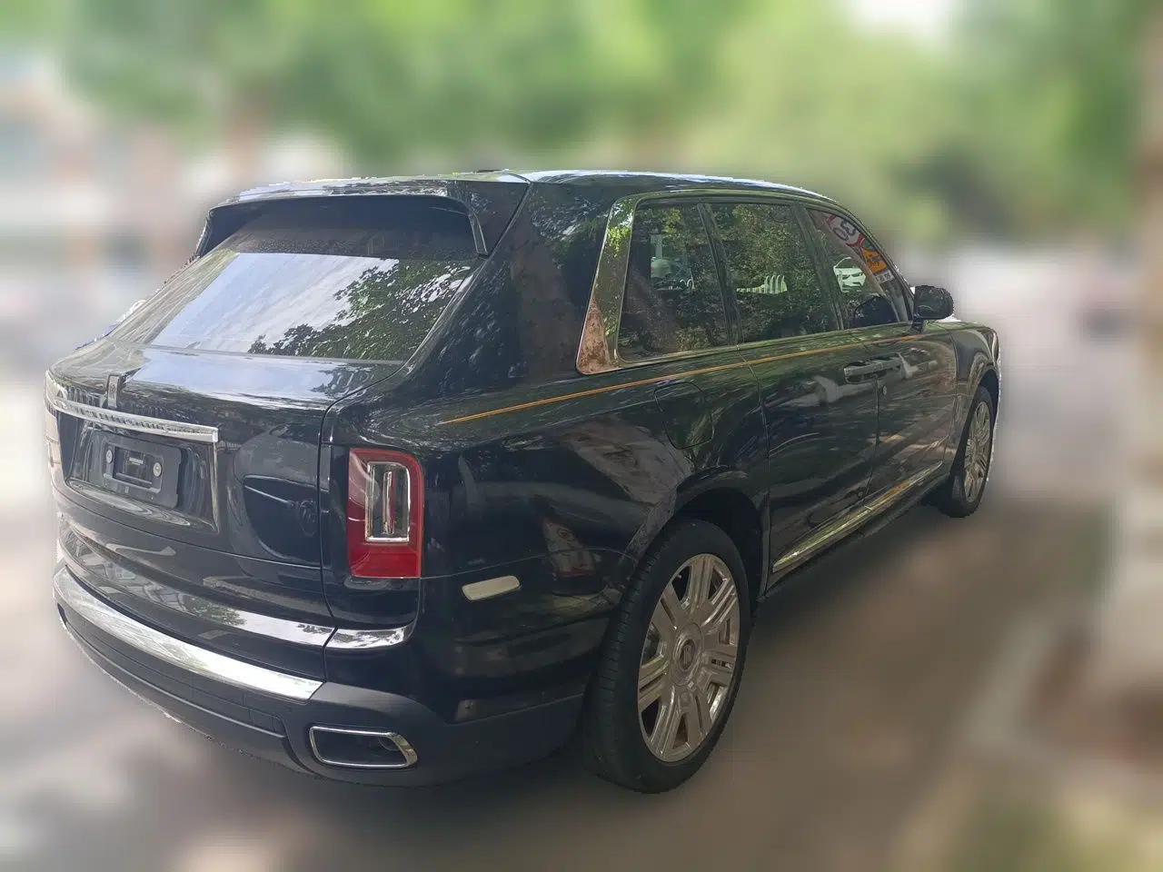 Rolls-Royce Cullinan 2020 Black Badge model — миниатюра 6