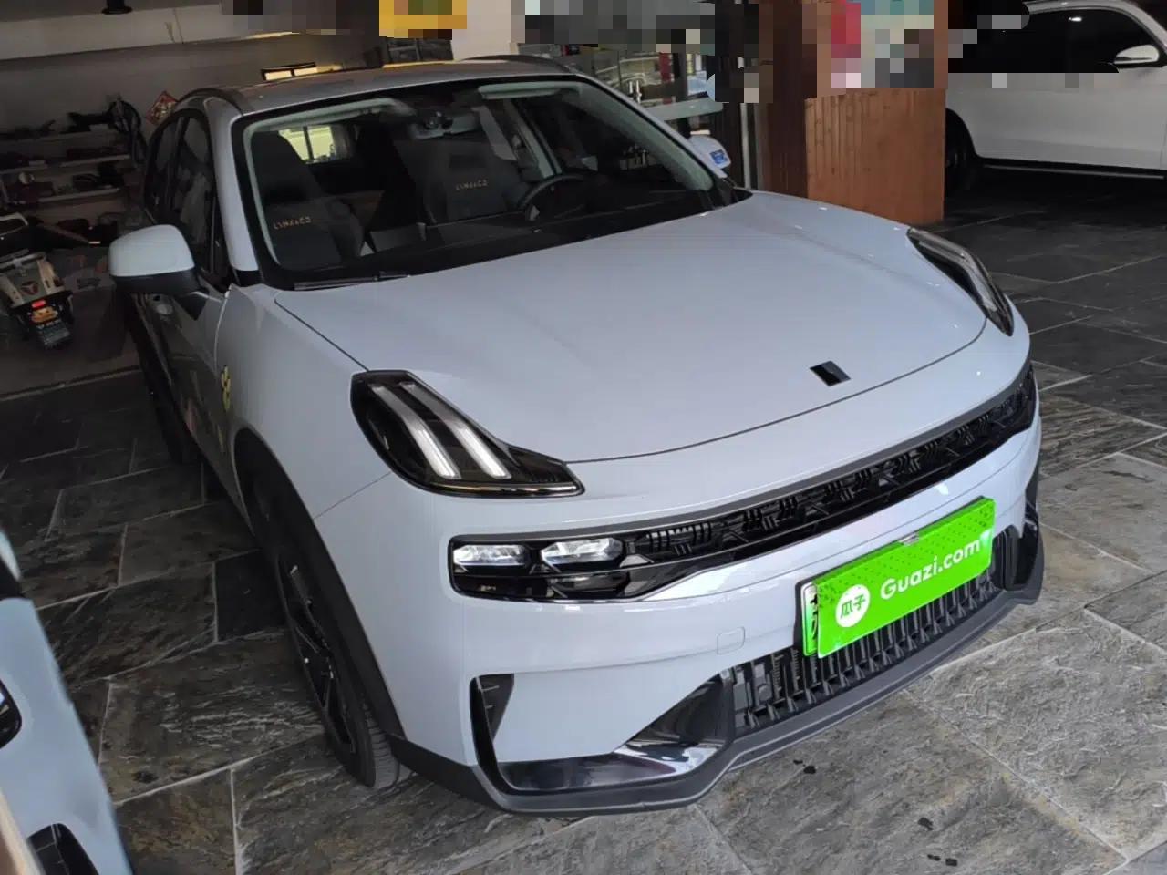Lynk & Co 06 EM-P 2023 1.5T Remix PHEV Pro — миниатюра 3