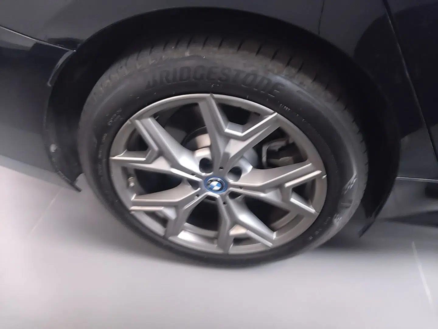 BMW i3 2022 eDrive 35 L — миниатюра 11