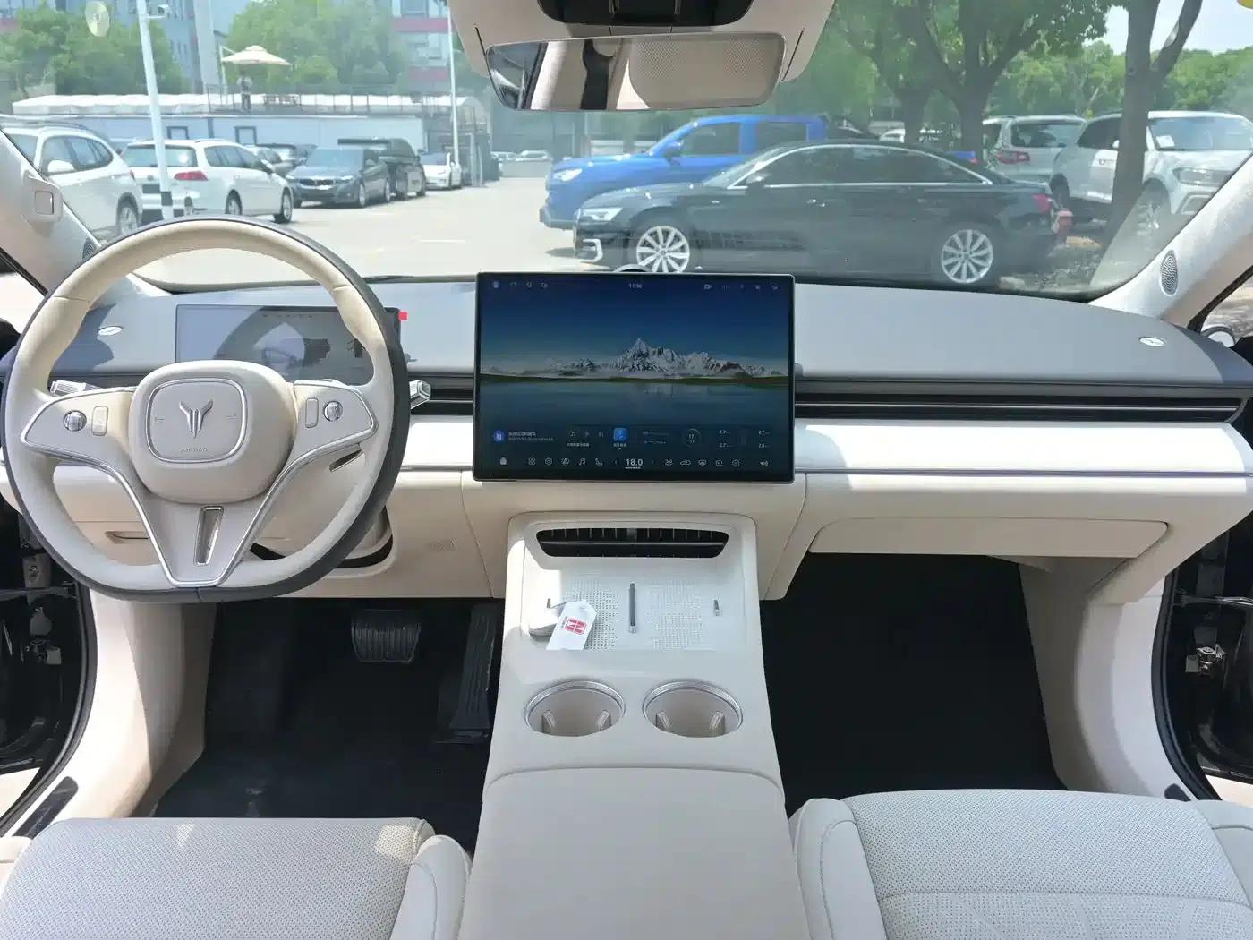 Voyah Chase Light L 2026 All-Wheel Drive Ultra — миниатюра 6