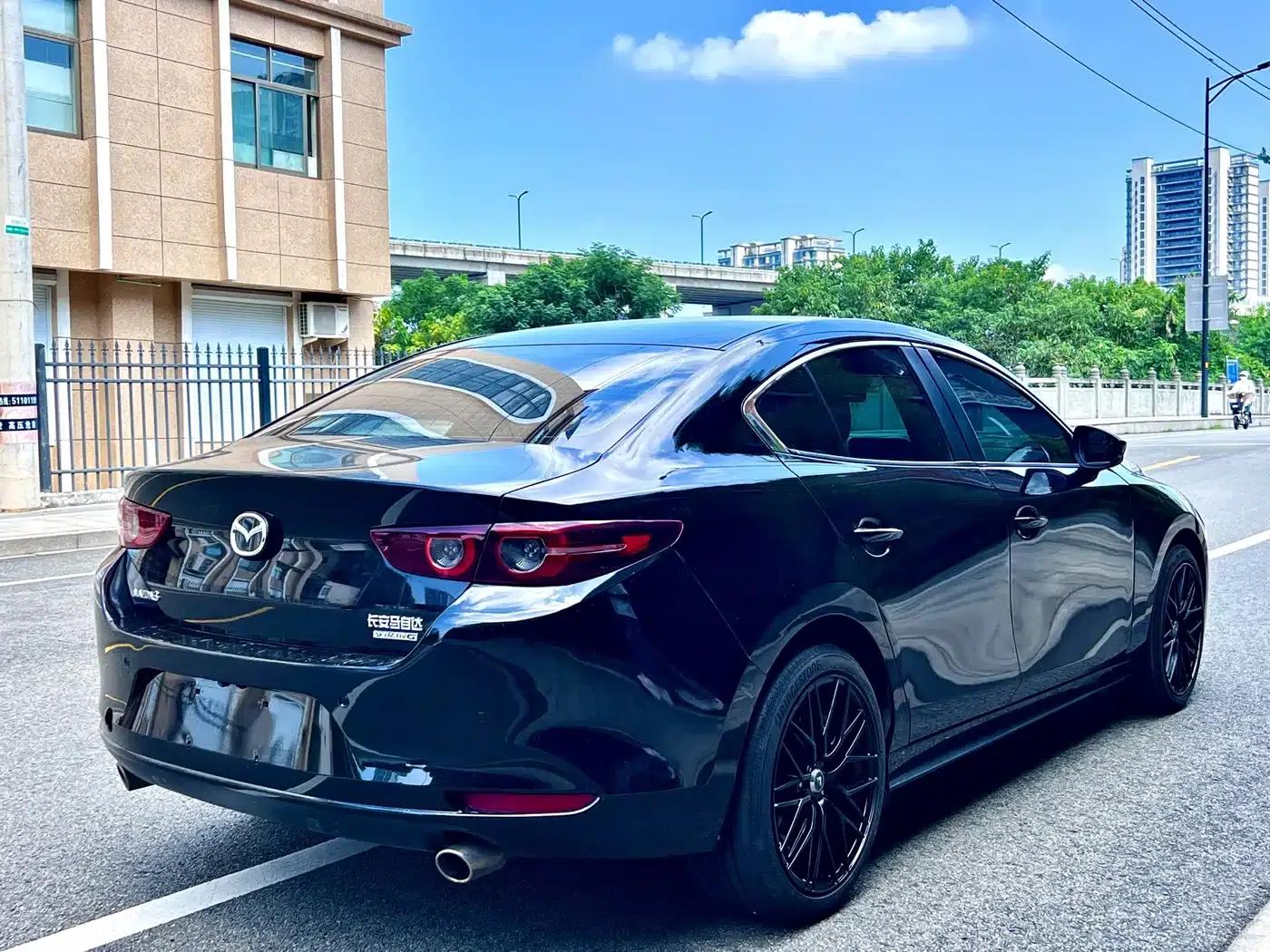 Mazda3 Axela 2023 2.0L Automatic Premium Edition — миниатюра 6