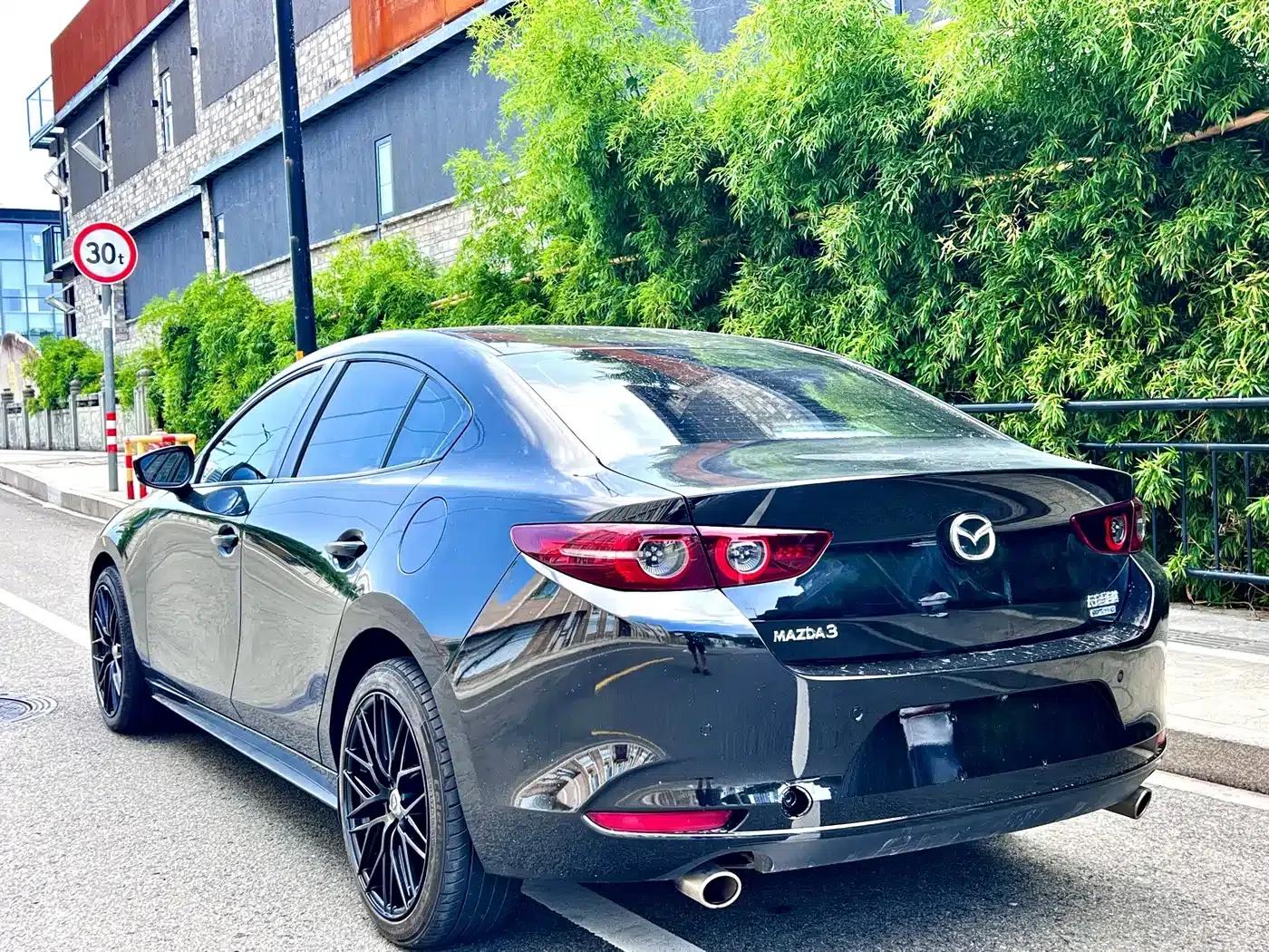 Mazda3 Axela 2023 2.0L Automatic Premium Edition — миниатюра 8