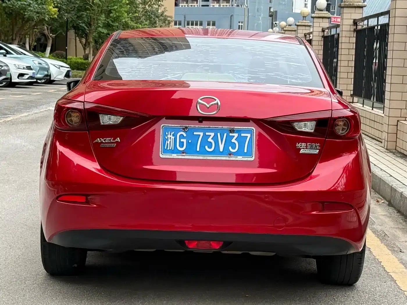 Mazda3 Axela 2014 Sedan 1.5L Automatic Luxury — миниатюра 4