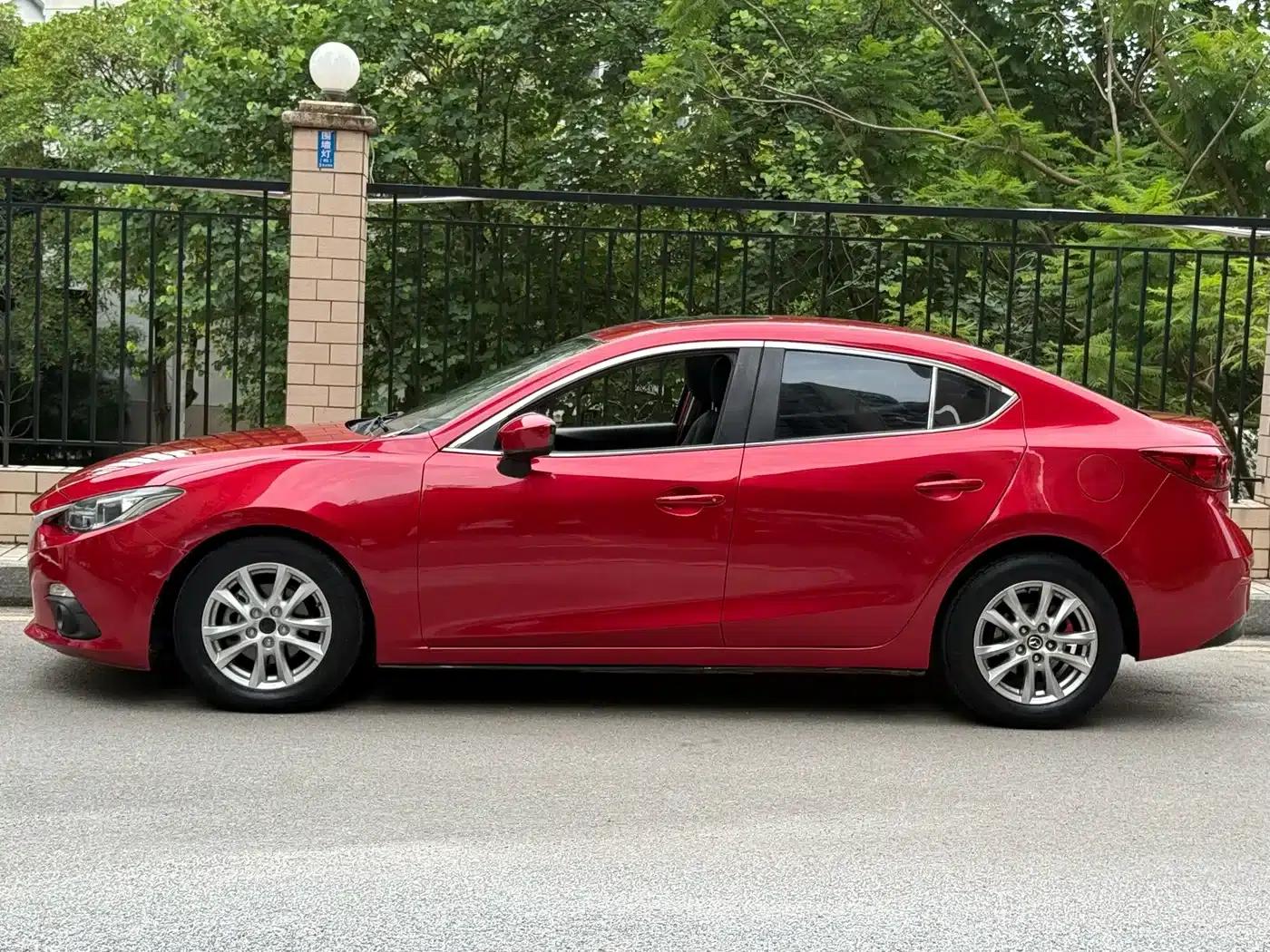 Mazda3 Axela 2014 Sedan 1.5L Automatic Luxury — миниатюра 5