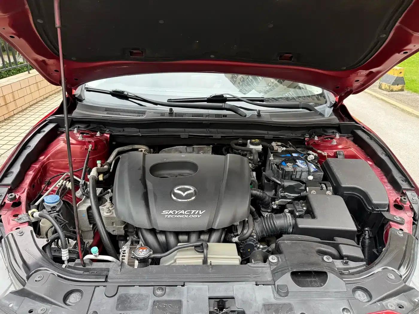 Mazda3 Axela 2014 Sedan 1.5L Automatic Luxury — миниатюра 6
