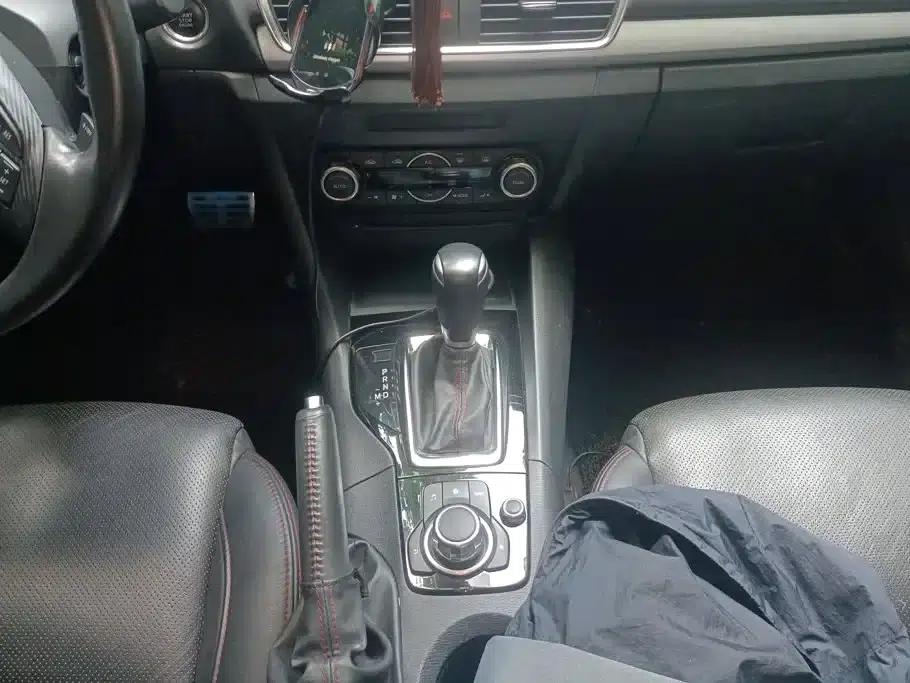Mazda3 Axela 2016 Sedan 2.0L Automatic Flagship — миниатюра 16