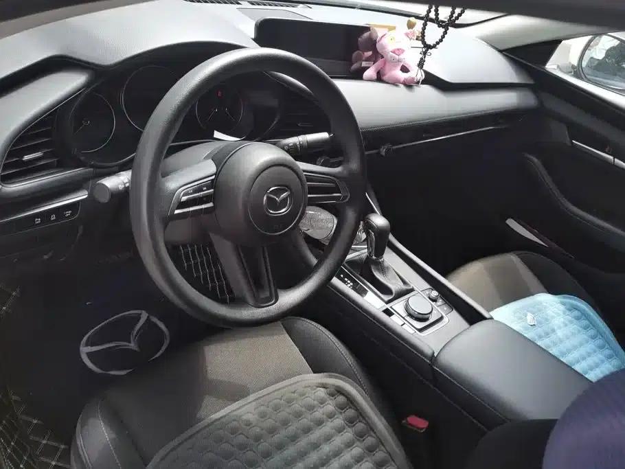 Mazda3 Axela 2021 2.0L Automatic E-Engine Edition — миниатюра 12