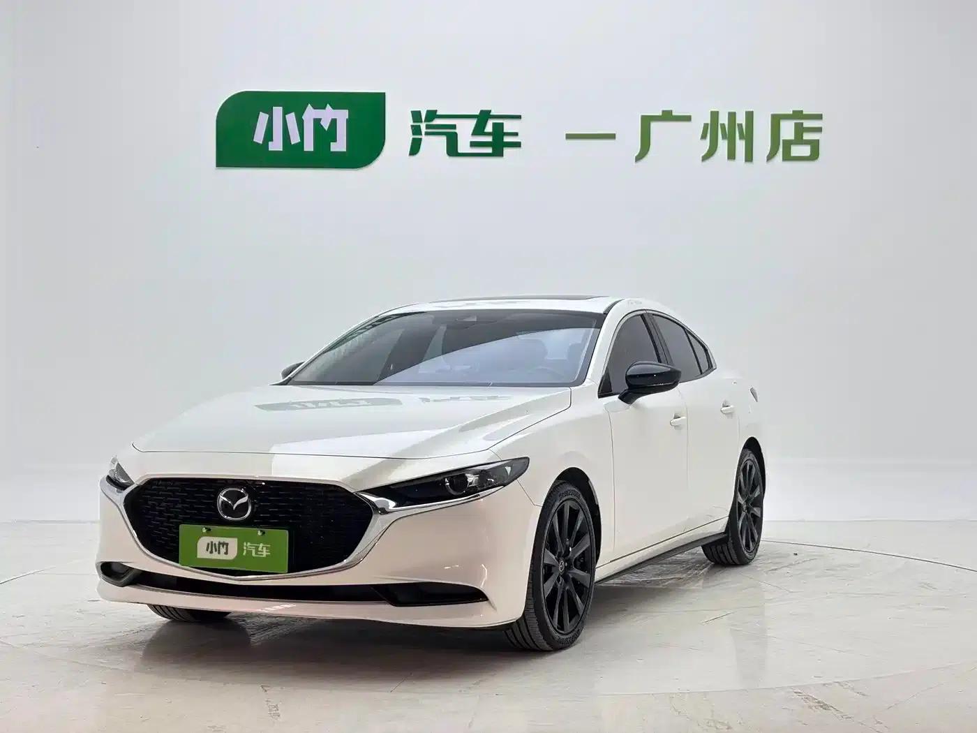 Mazda3 Axela 2022 2.0L Automatic Elegant Black Edition — миниатюра 1