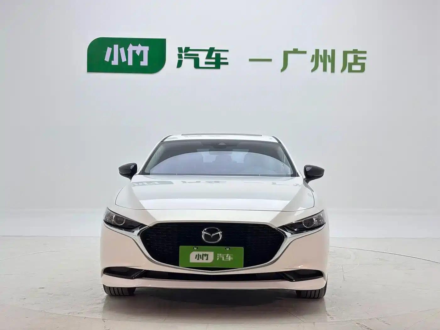 Mazda3 Axela 2022 2.0L Automatic Elegant Black Edition — миниатюра 3