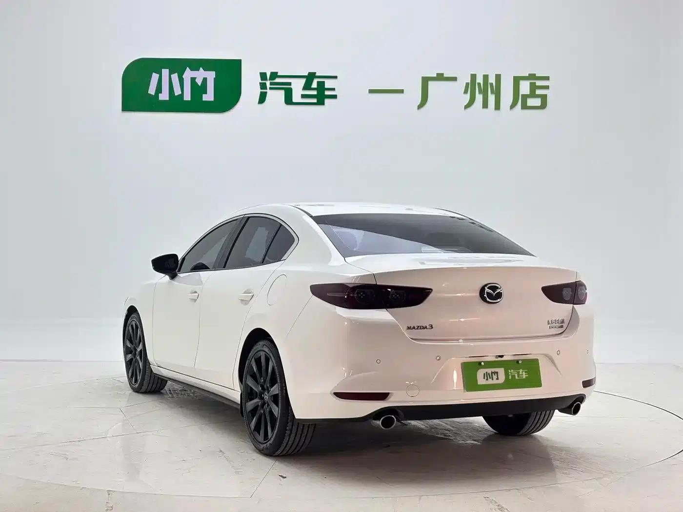 Mazda3 Axela 2022 2.0L Automatic Elegant Black Edition — миниатюра 4