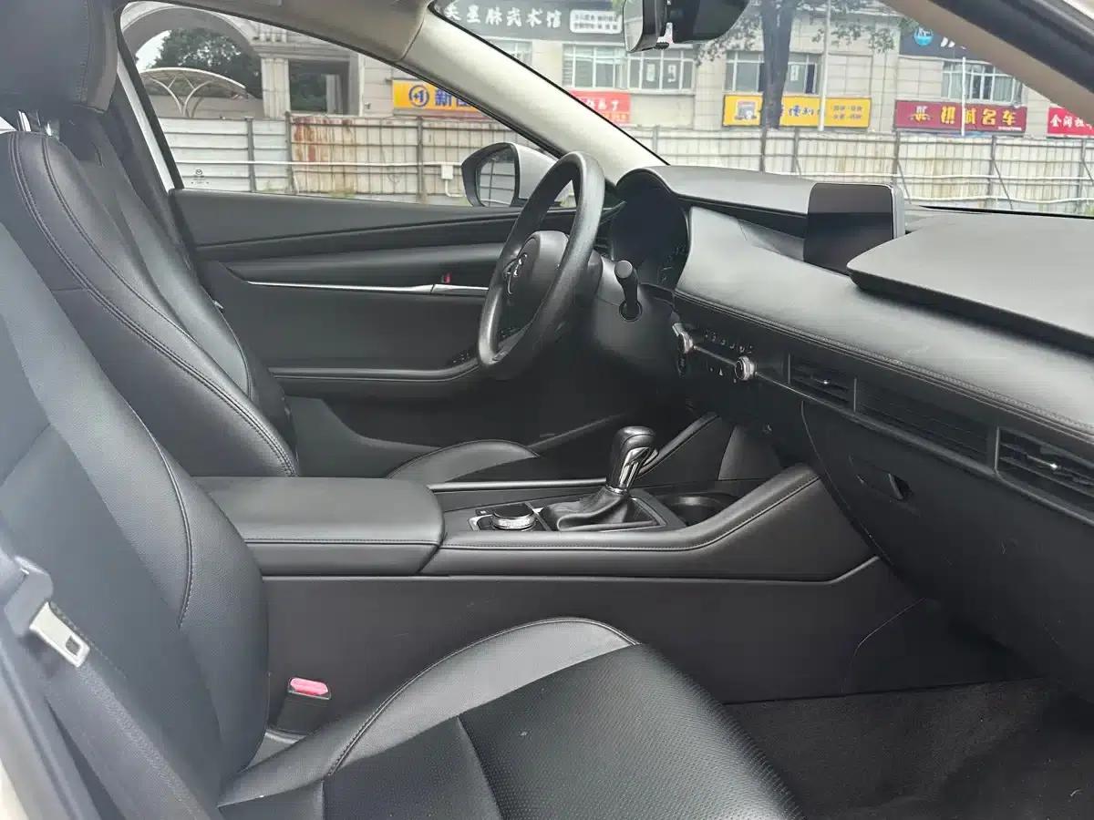Mazda3 Axela 2020 1.5L Automatic Premium Edition — миниатюра 4