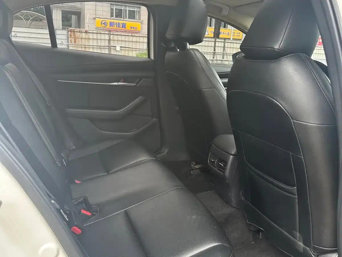 Mazda3 Axela 2020 1.5L Automatic Premium Edition — миниатюра 5