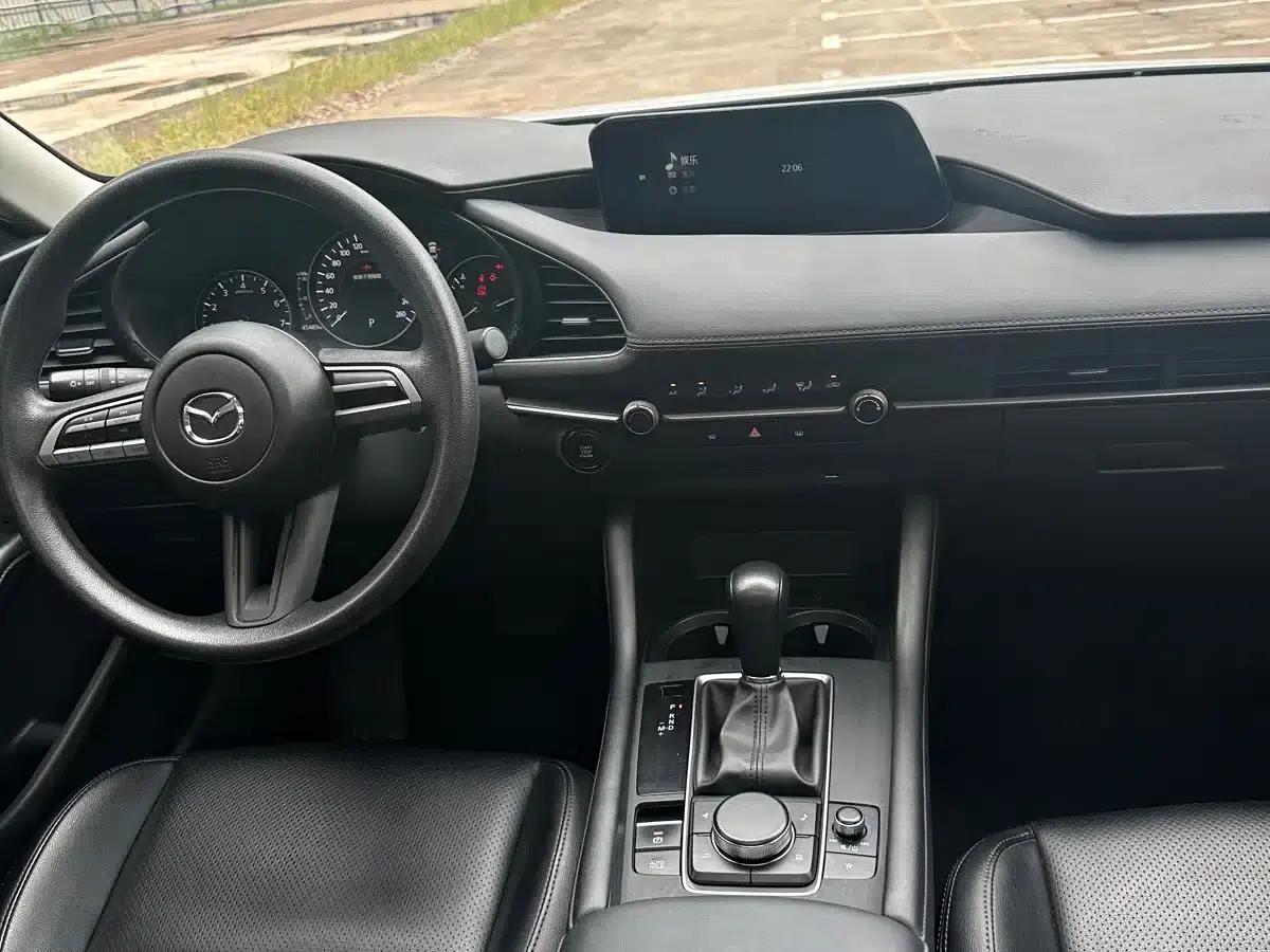 Mazda3 Axela 2020 1.5L Automatic Premium Edition — миниатюра 6