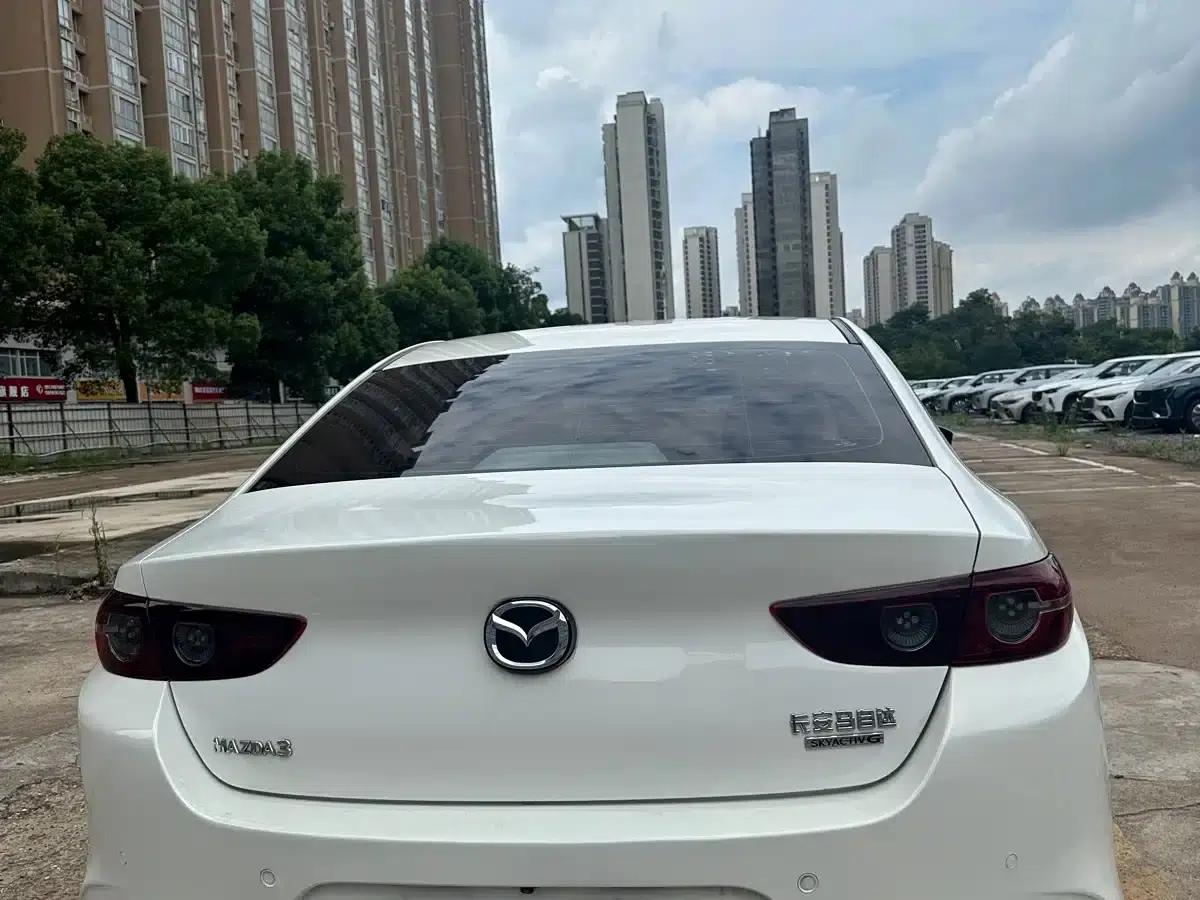 Mazda3 Axela 2020 1.5L Automatic Premium Edition — миниатюра 8