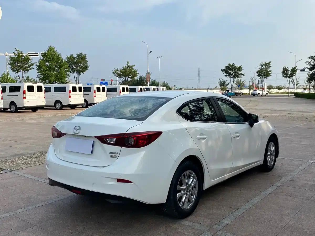 Mazda3 Axela 2016 Sedan 1.5L Manual Comfort — миниатюра 9