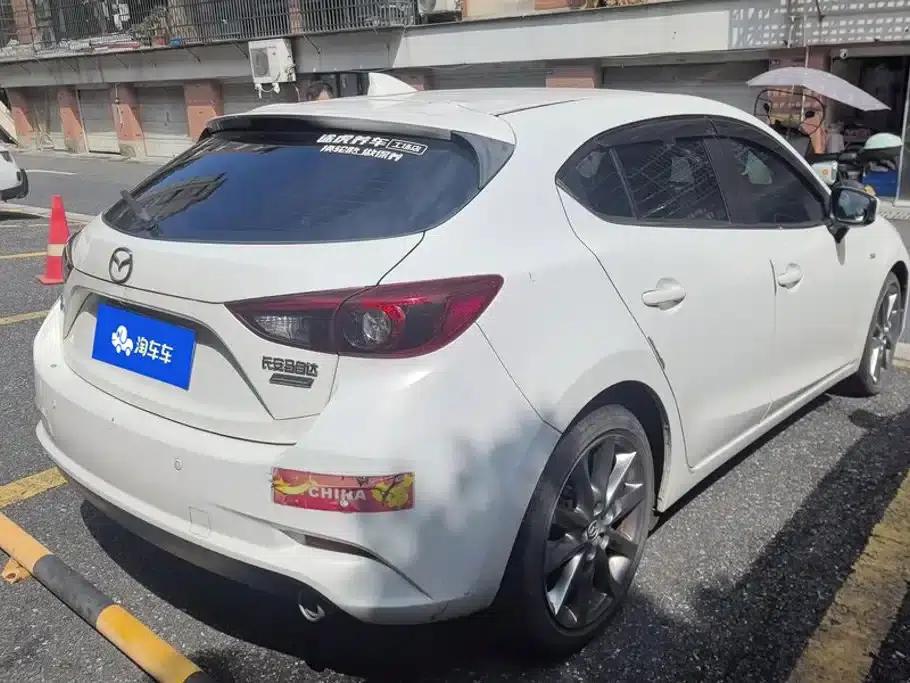 Mazda3 Axela 2017 Hatchback 2.0L Automatic Luxury Model (China V Emission Standard) — миниатюра 3