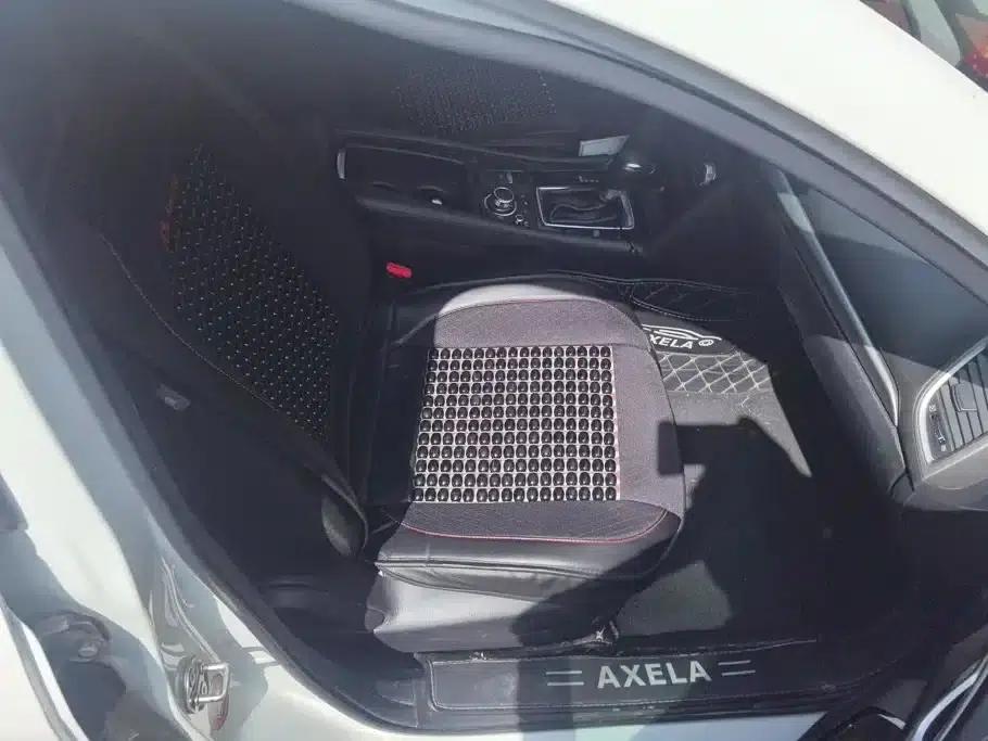 Mazda3 Axela 2017 Hatchback 2.0L Automatic Luxury Model (China V Emission Standard) — миниатюра 8