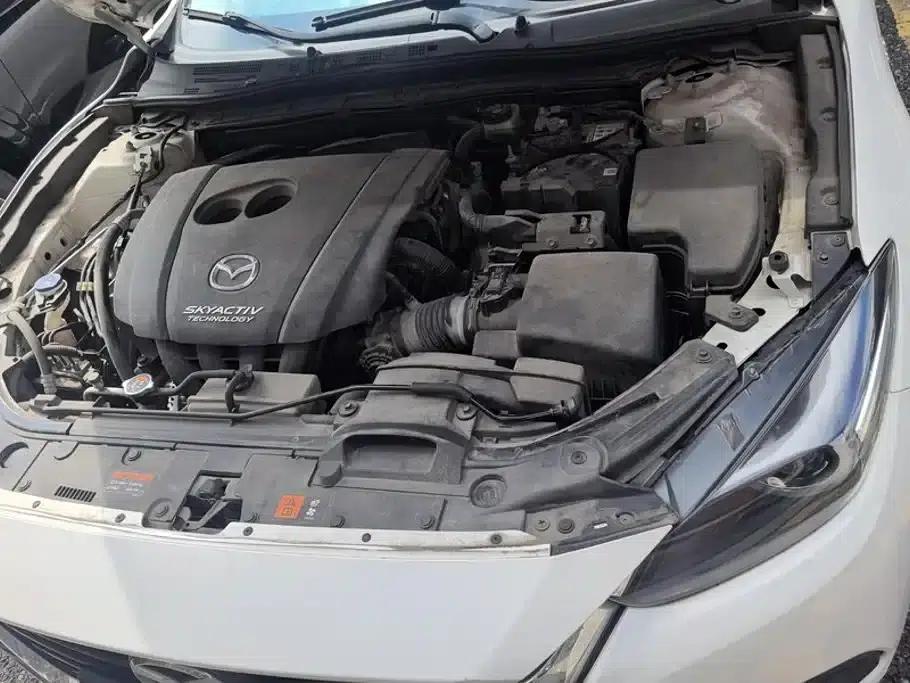 Mazda3 Axela 2017 Hatchback 2.0L Automatic Luxury Model (China V Emission Standard) — миниатюра 10