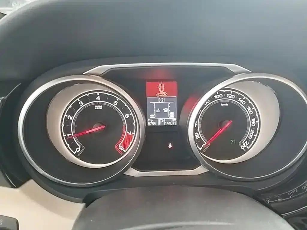 2015 GS 1.5TGI TST Luxury Edition — миниатюра 12