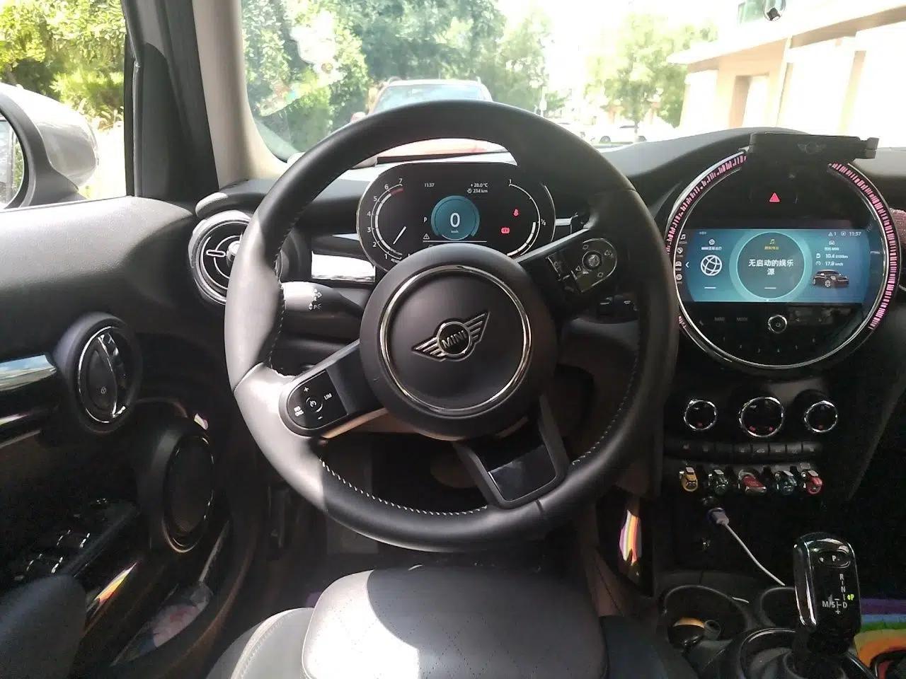 MINI 2022 1.5T Camden Limited Edition Five-Door Version — миниатюра 10