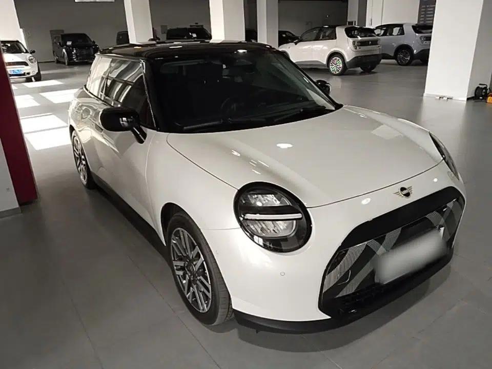 MINI Electric COOPER 2024 456km COOPER E Classic Edition — миниатюра 3
