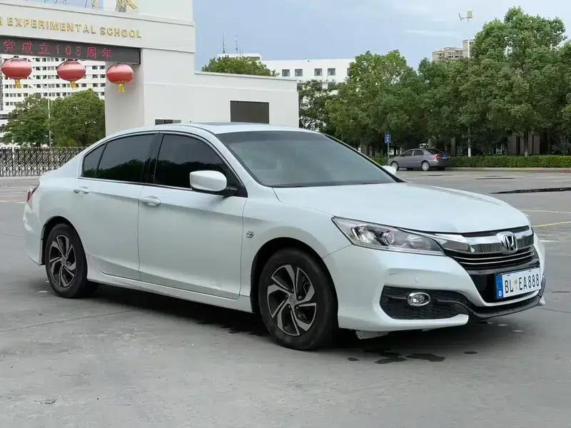 2016 Honda Accord 2.0L Comfort Edition — миниатюра 3