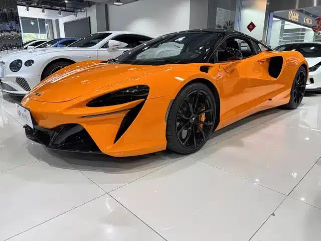 Artura 2023 3.0T Hybrid Standard Model