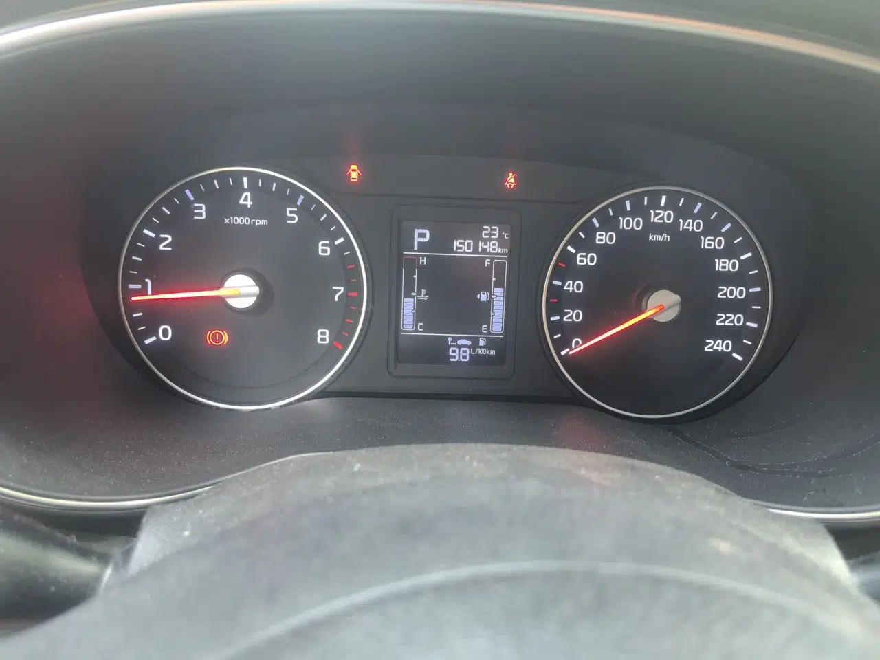 Kia KX3 2015 1.6L Automatic Two-Wheel Drive DLX — миниатюра 11
