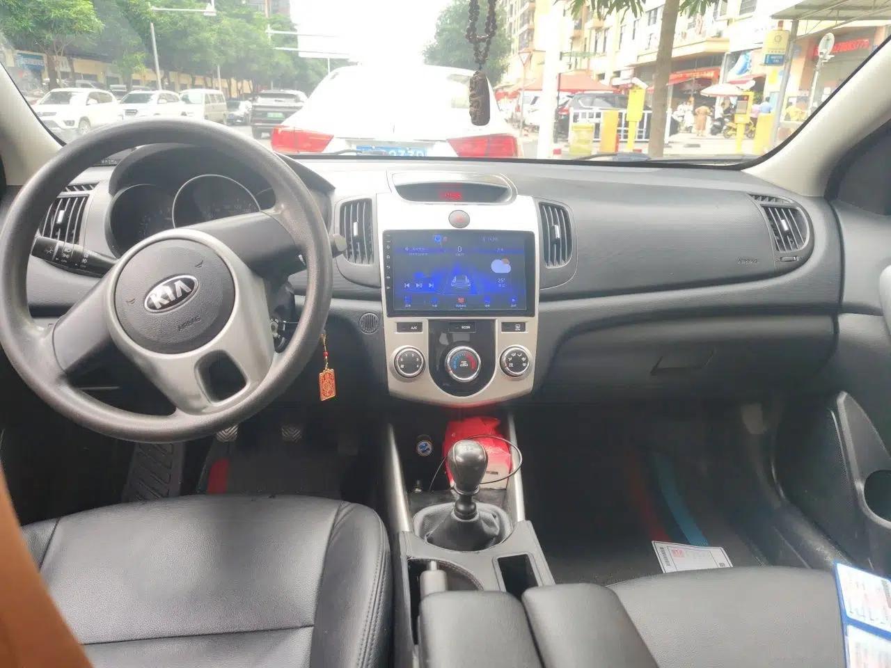 Kia Forte 2014 1.6L MT GL — миниатюра 9