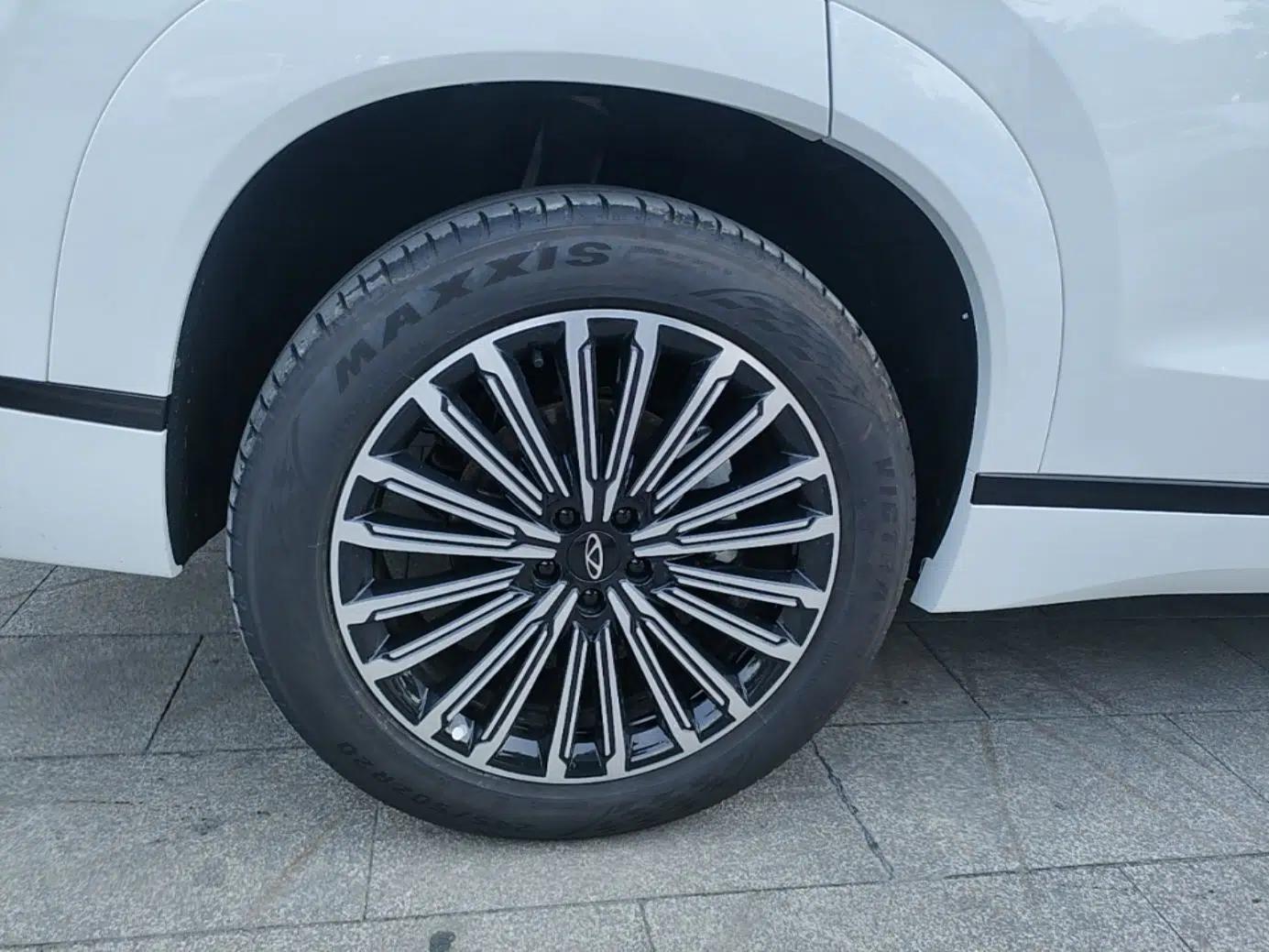 Chery Tiggo 9 2025 2.0T Automatic All-Wheel Drive Luxury Edition 5 Seats — миниатюра 11
