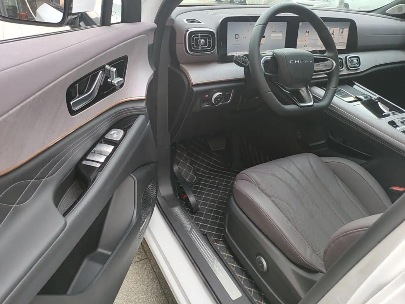 Chery Tiggo 9 2025 2.0T Automatic All-Wheel Drive Luxury Edition 5 Seats — миниатюра 18