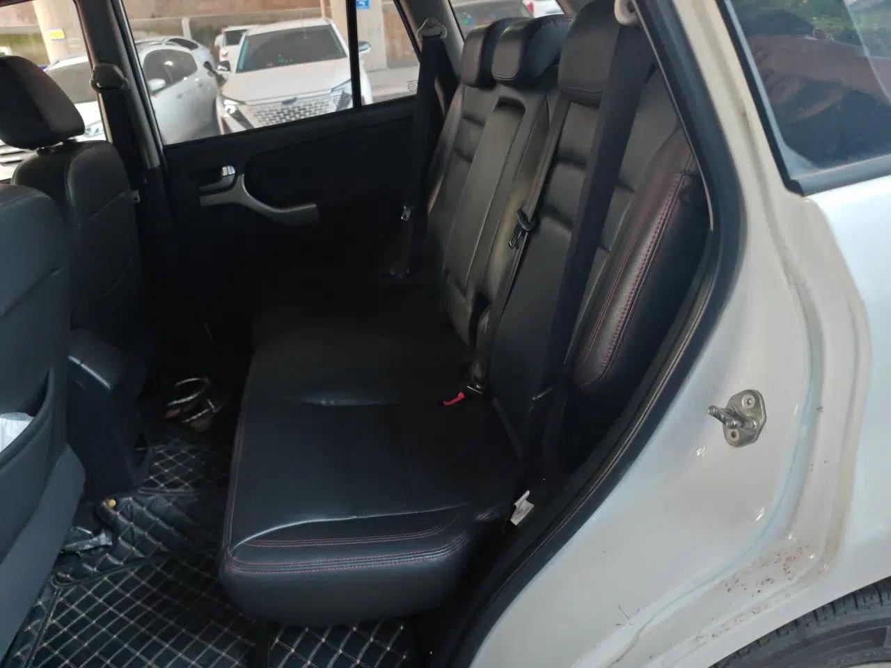 Chery Tiggo 3 2015 1.6L CVT ZhiShang Sport Edition — миниатюра 17