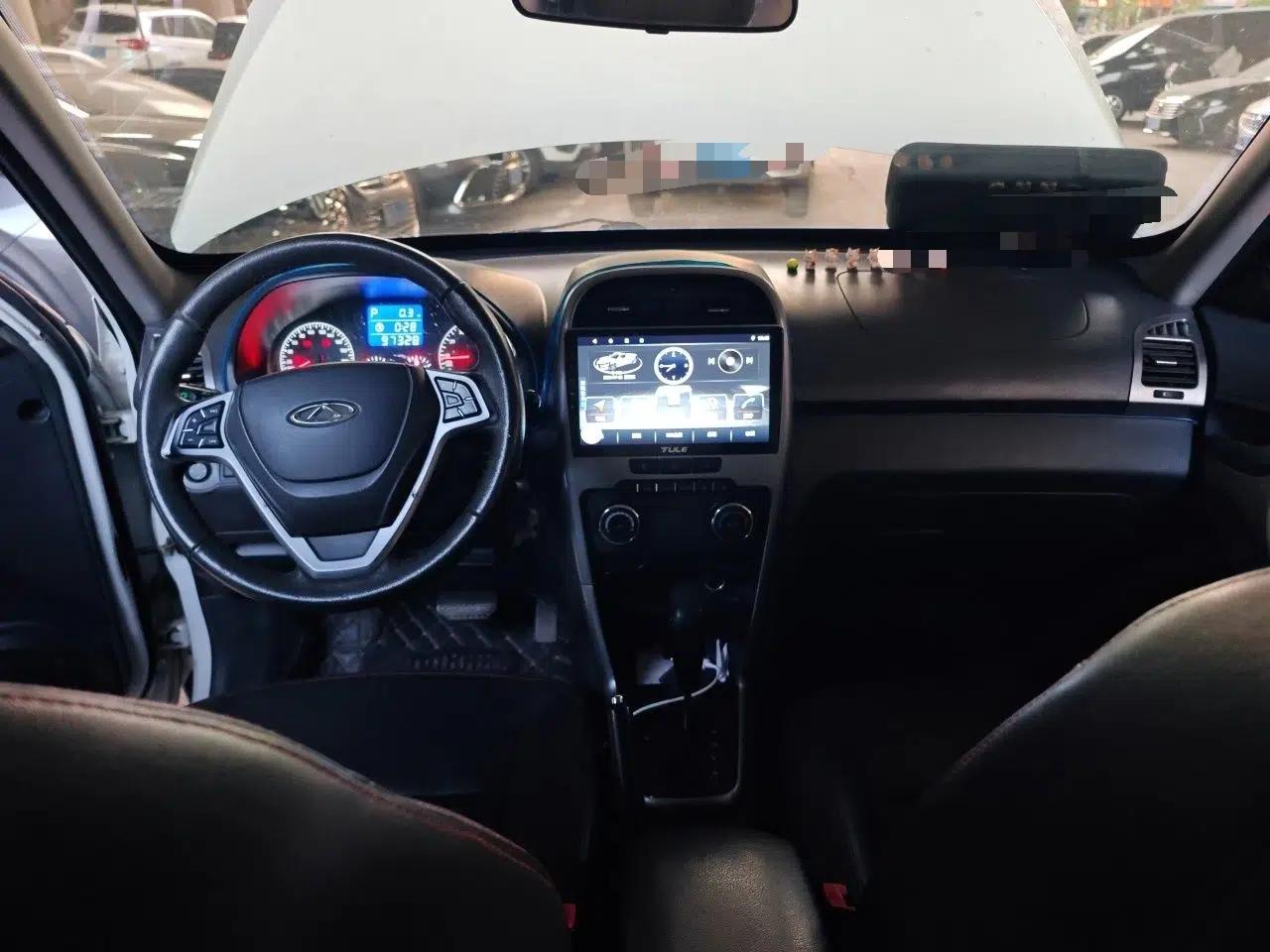 Chery Tiggo 3 2015 1.6L CVT ZhiShang Sport Edition — миниатюра 9